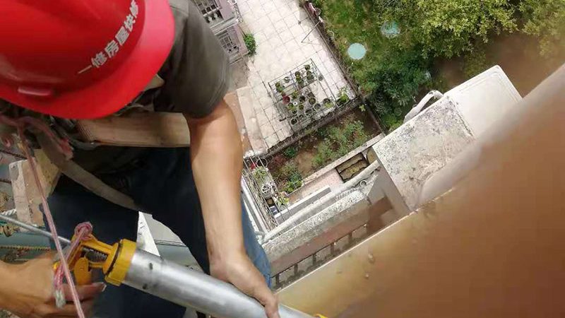 楼顶防水胶施工：步骤详析与注意事项揭秘