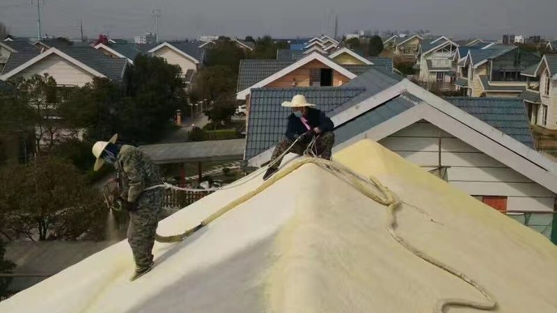 刷防水涂料前墙面要不要洒水